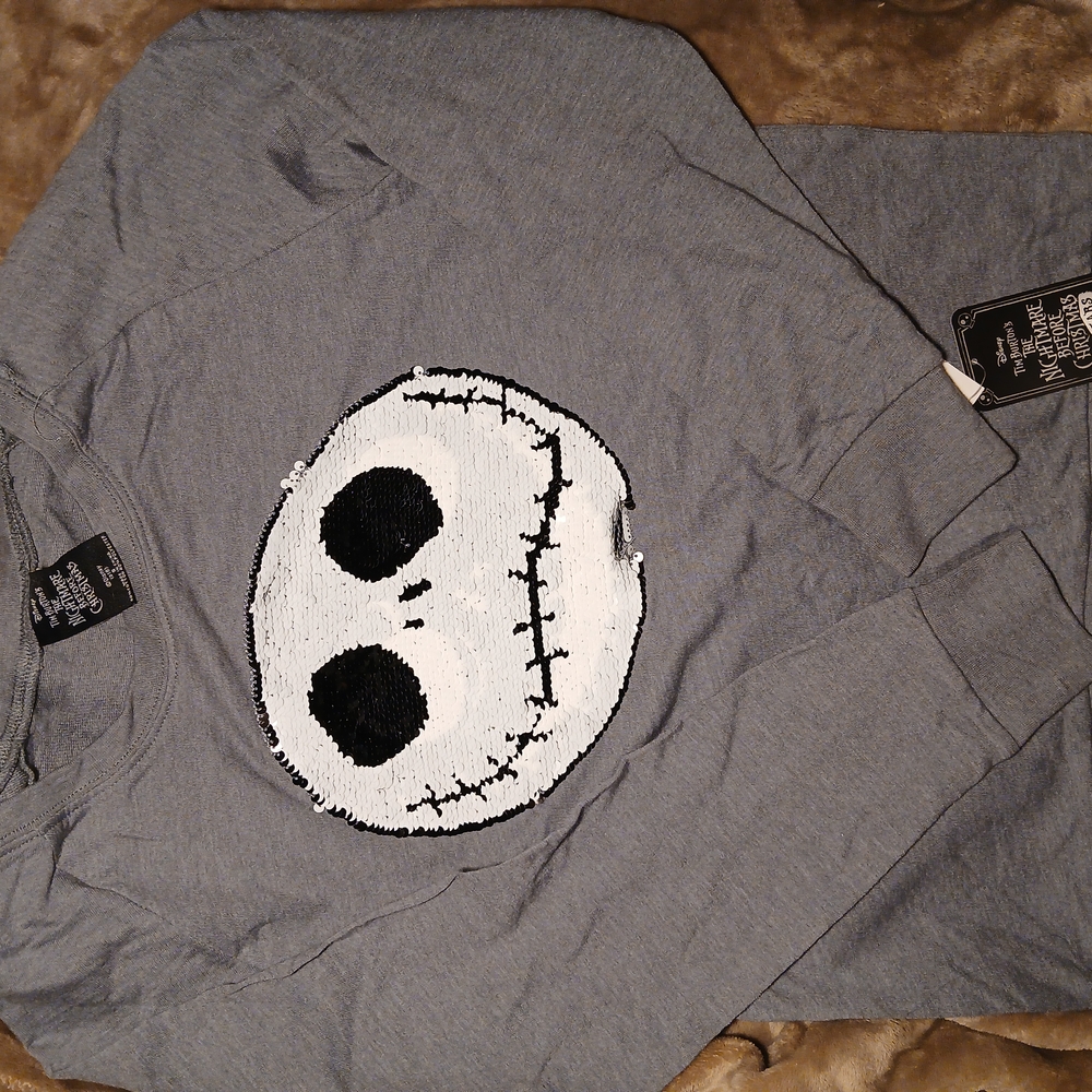 Gray Sweatshirt with Skull Design